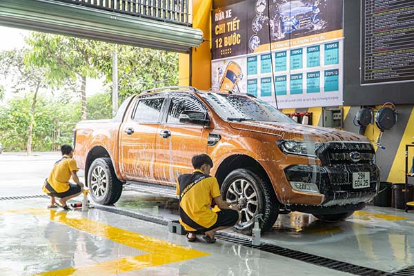 Liên hệ Wrap Studio để được tư vấn và đặt lịch rửa xe online ngay bảng giá rửa xe ô tô