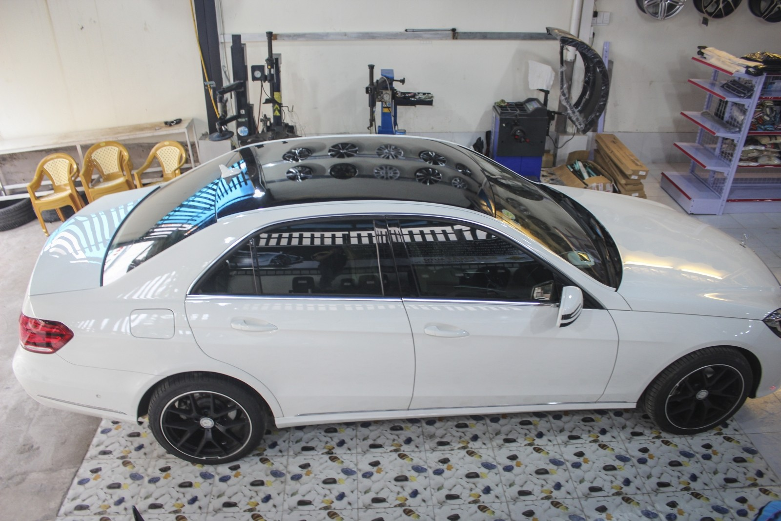 Dán xe bằng decal trong suốt