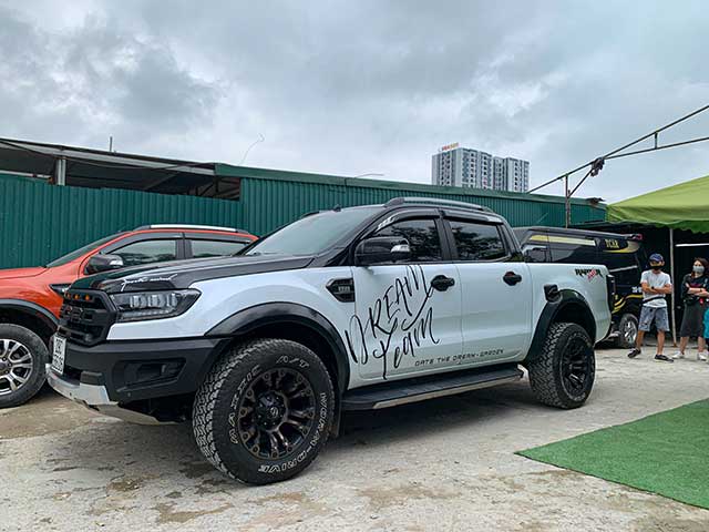 Dán decal ô tô Ford Ranger