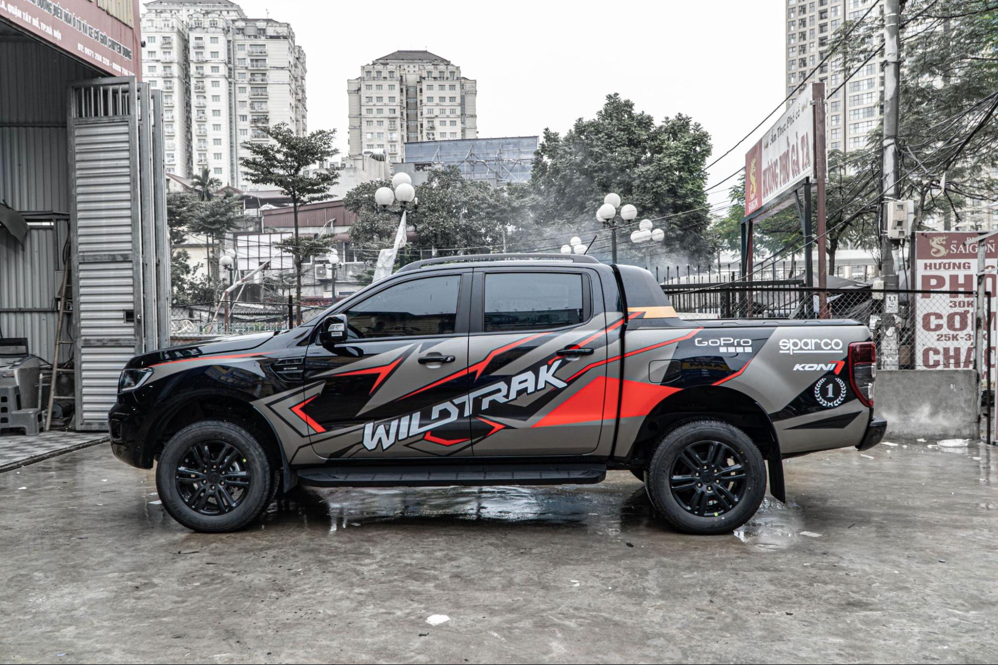 Dán decal ô tô Ford Ranger