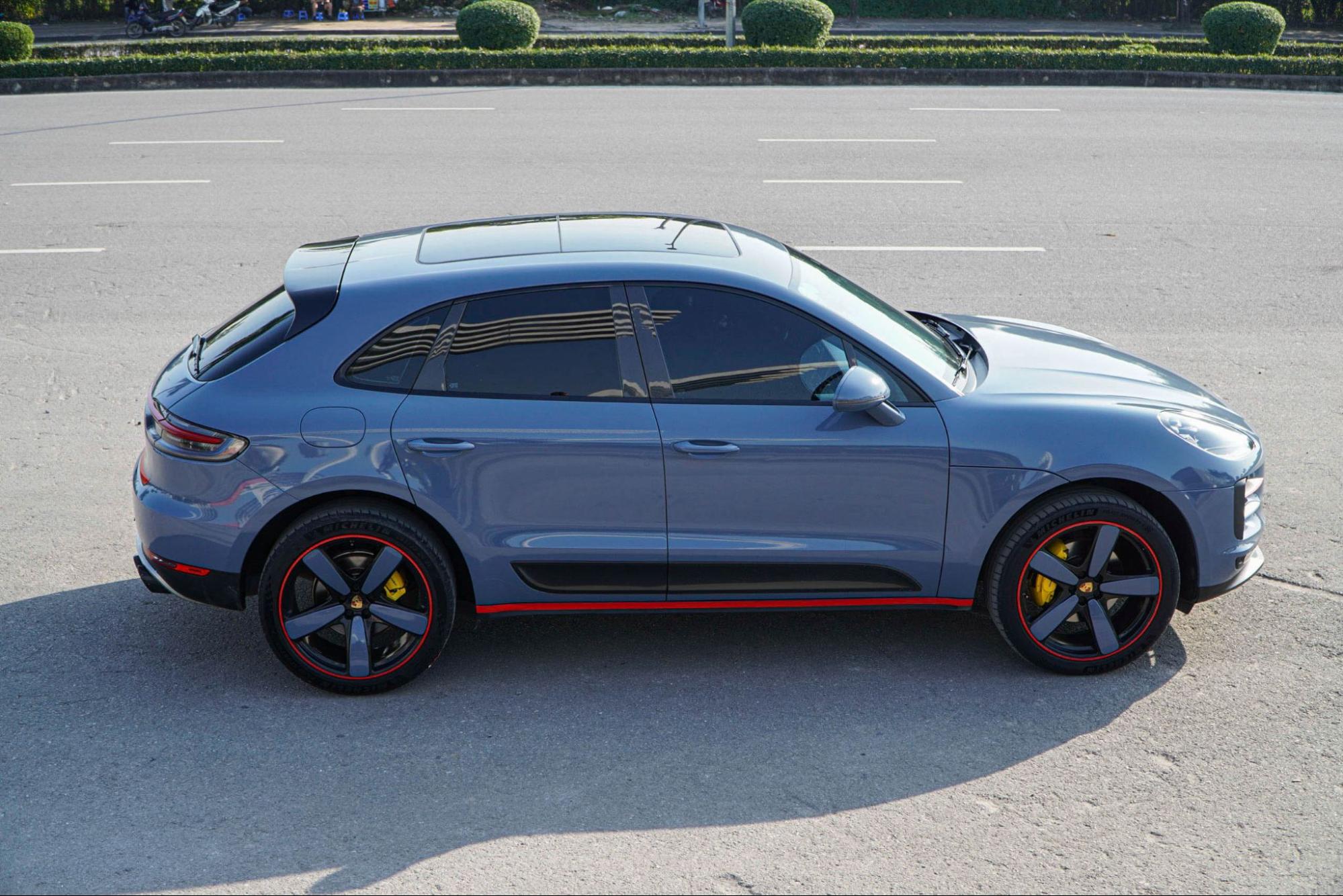 quy định về dán decal xe ô tô