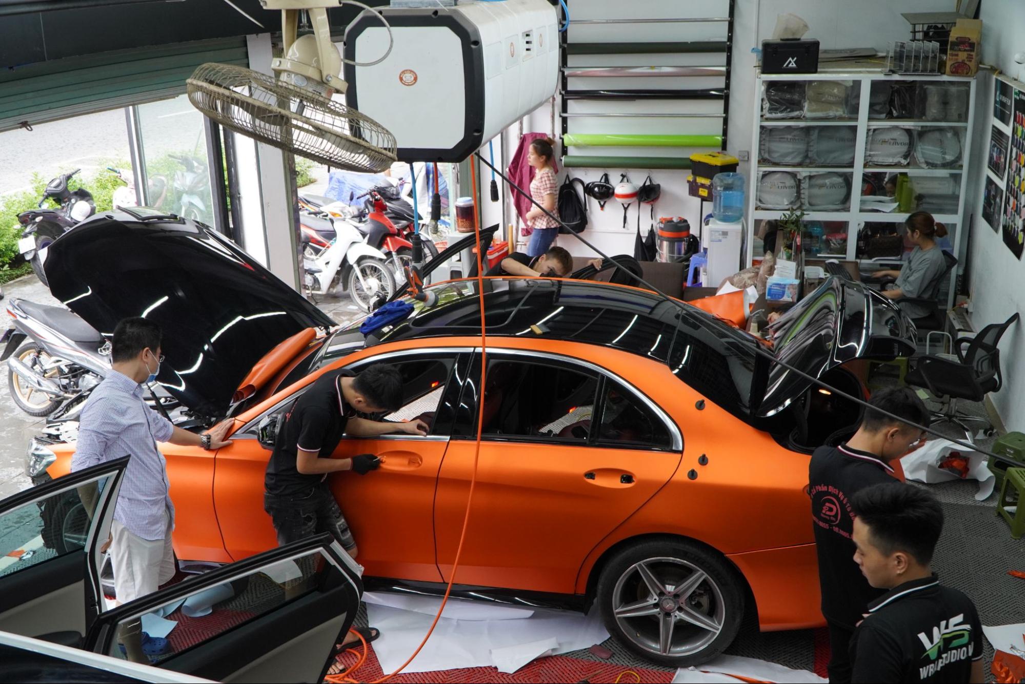 Lý do khiến dân chơi xe lựa chọn dán đổi màu thay vì sơn xe Lý do khiến dân chơi xe lựa chọn dán đổi màu thay vì sơn xe