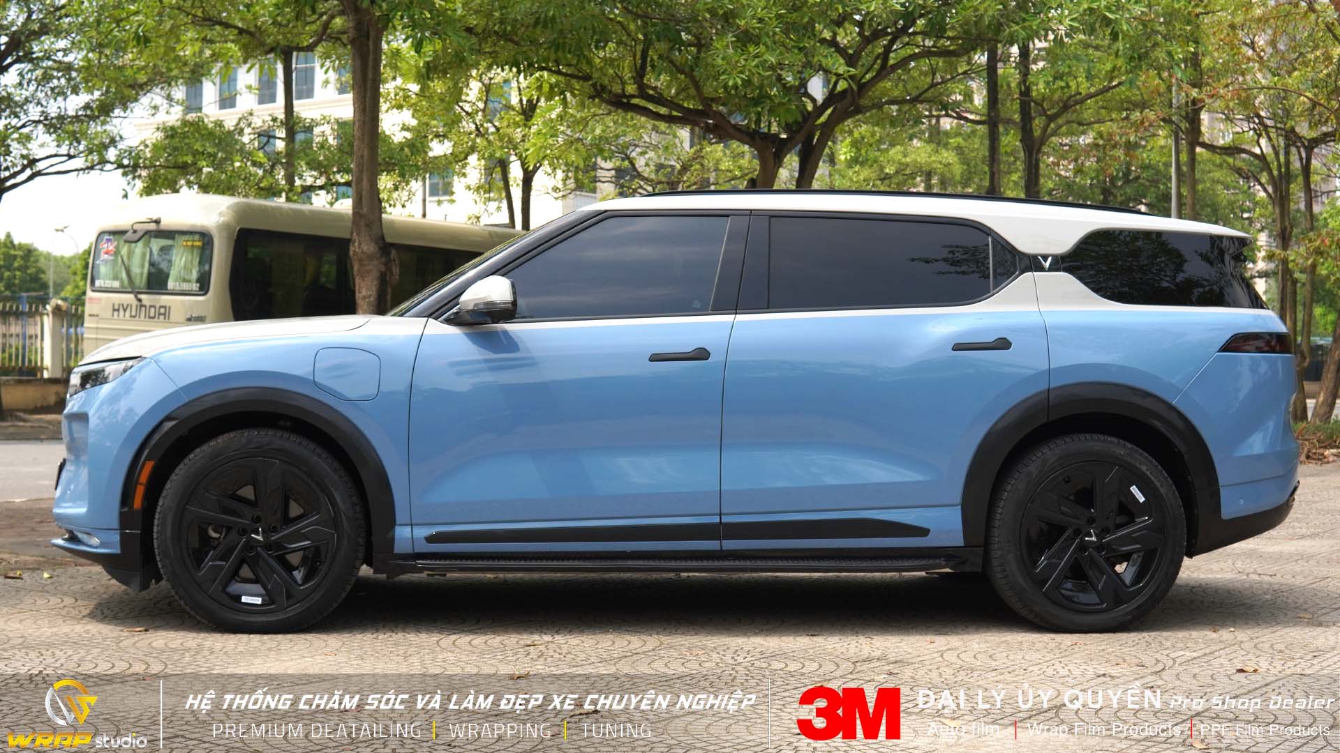 China blue và xám nhạt là sự phối hợp hoàn hảo theo style maybach