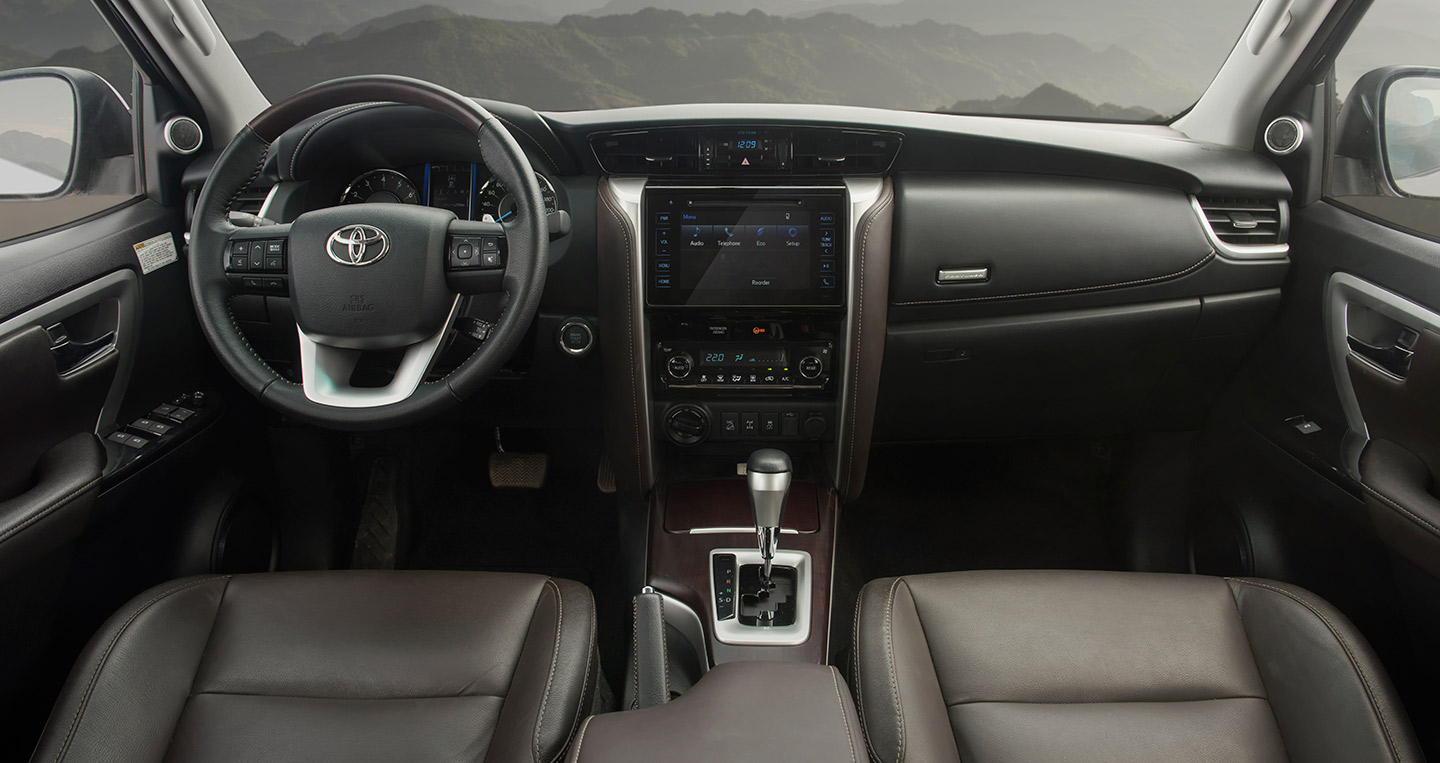 Gìn giữ nội thất sang trọng của Toyota Fortuner - Wrap Studio