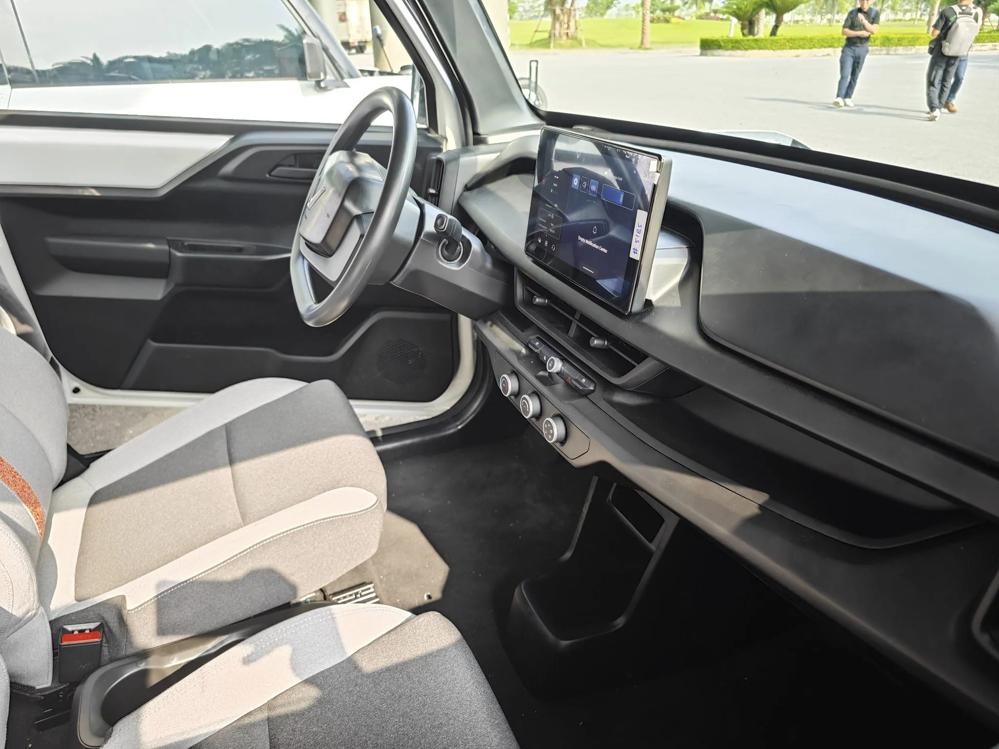 Ghế nỉ nguyên bản của VF3 còn nhiều hạn chế - Wrap Studio