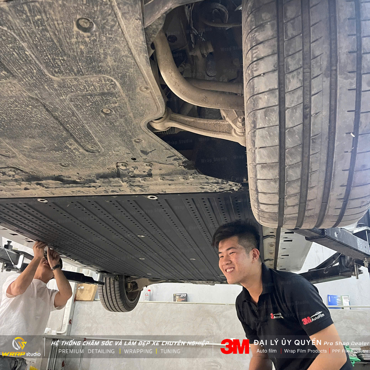 lắp đặt ốp pin