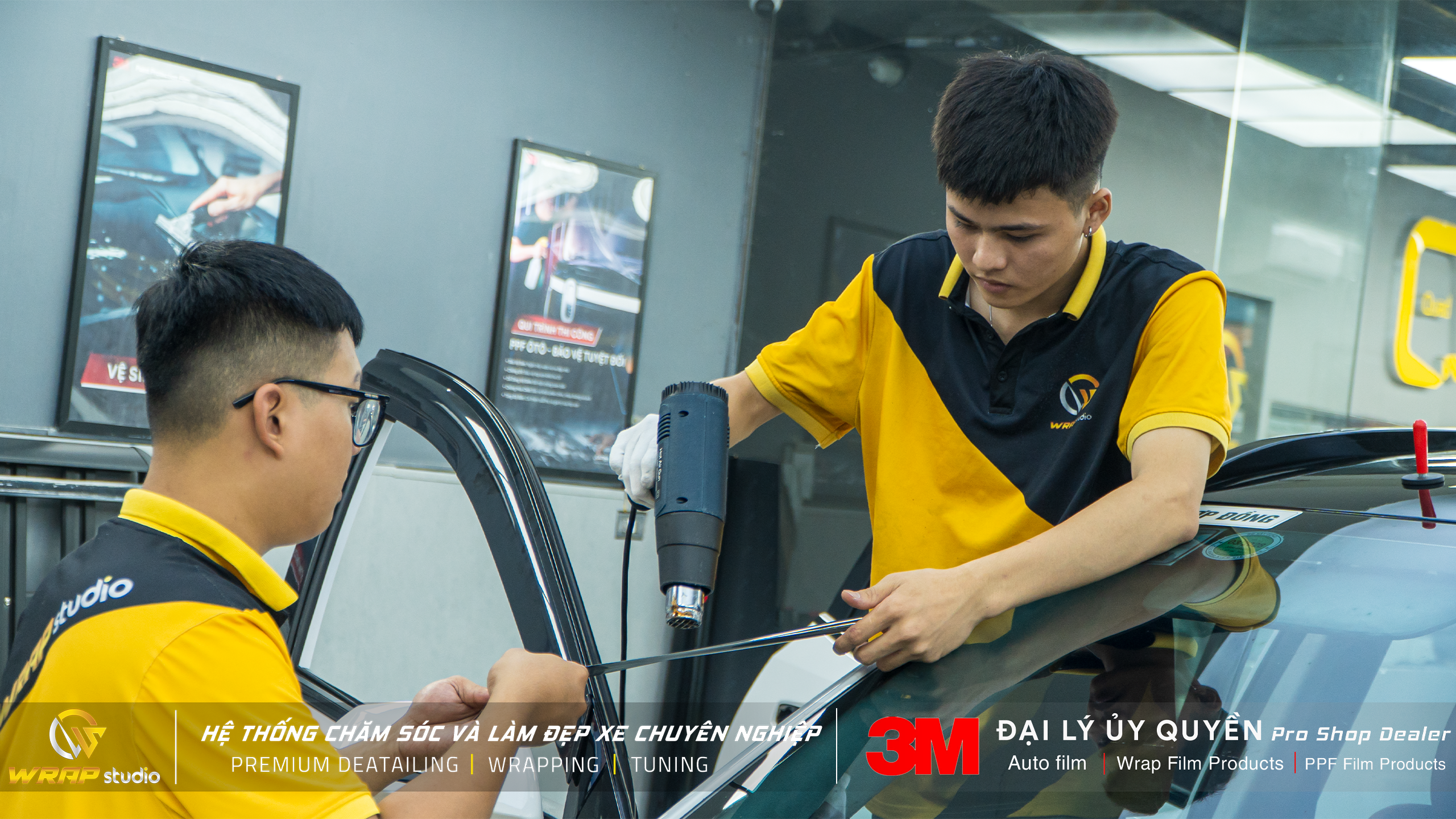 Thi công dán trần đen tại Wrap Studio