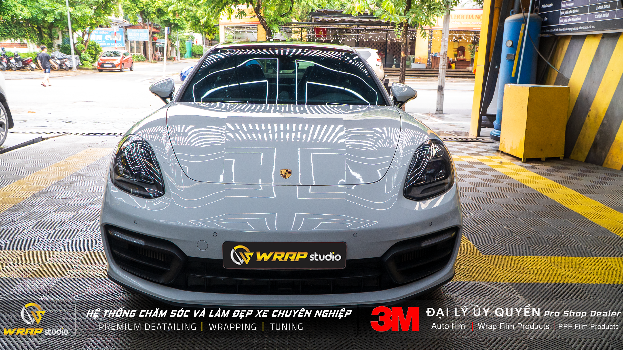 PORSCHE PANAMERA
