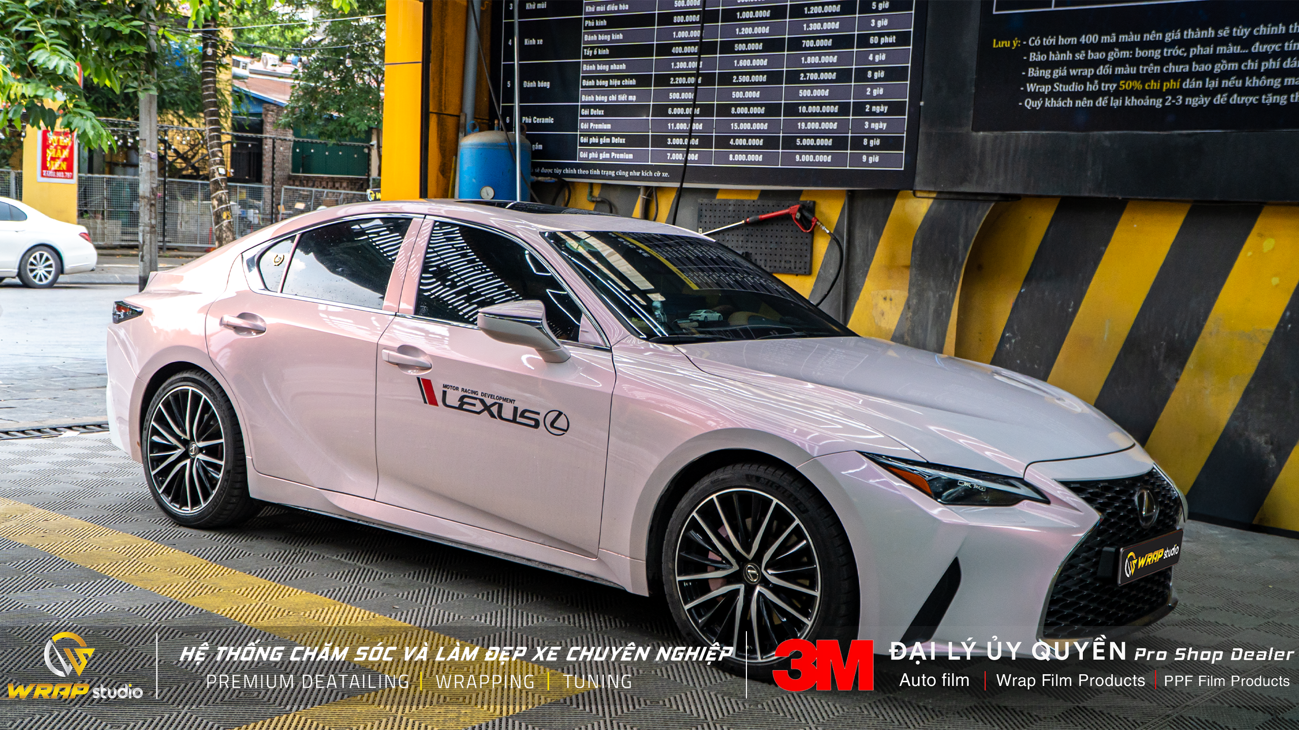 Lexus IS300 dán đổi màu hồng Sakura ngọc trai