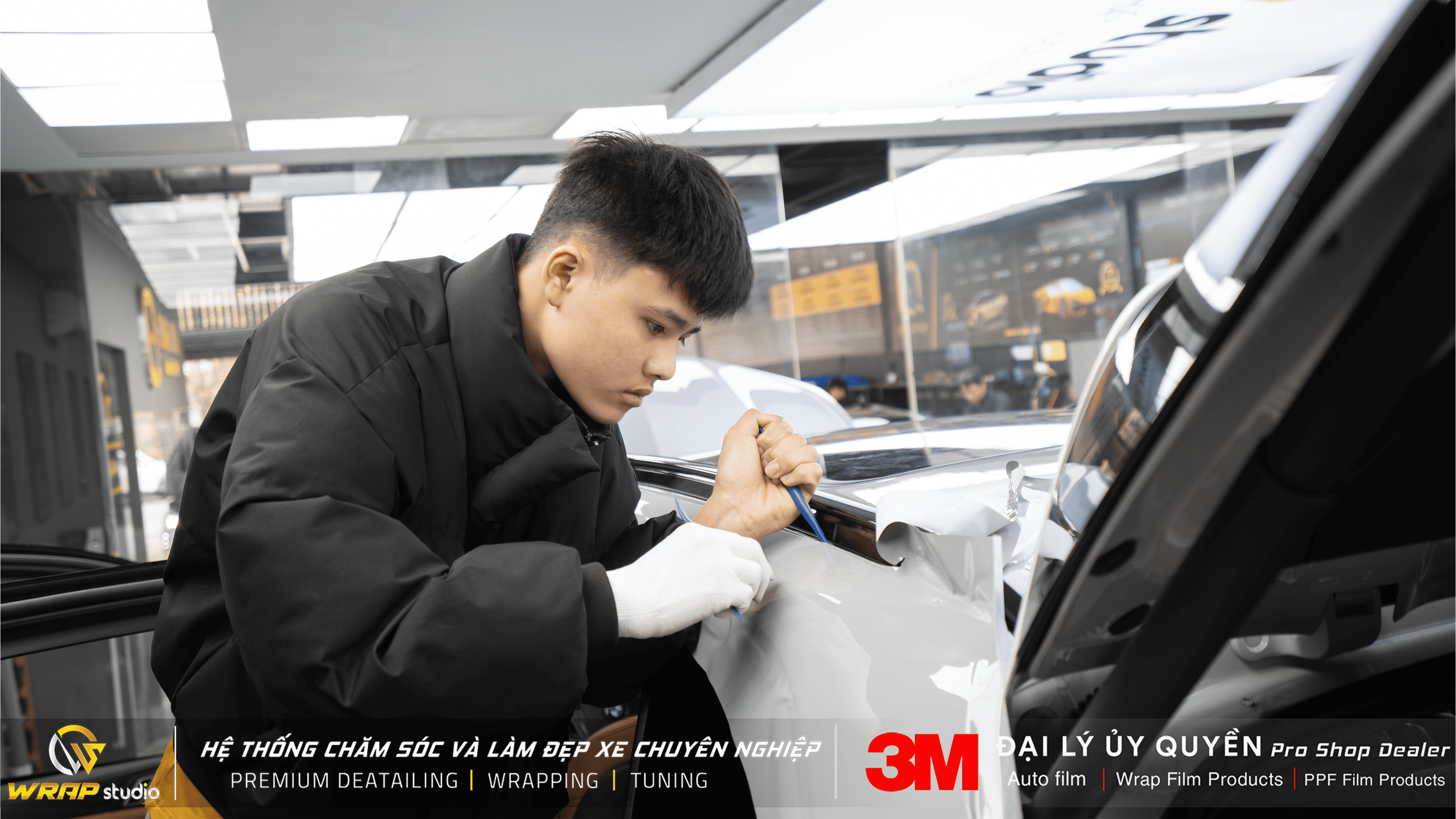 Thi công dán đổi màu